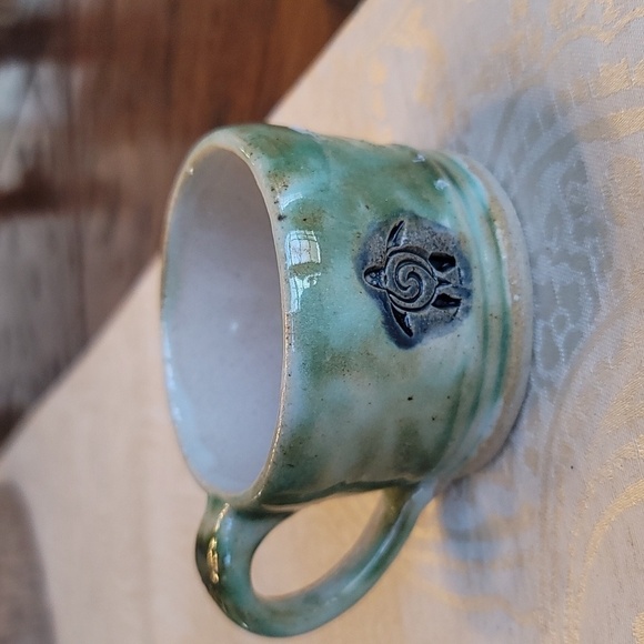 Studio Art Pottery Handmade Mug Set - Green Turtles - 5 Pieces - Picture 12 of 14